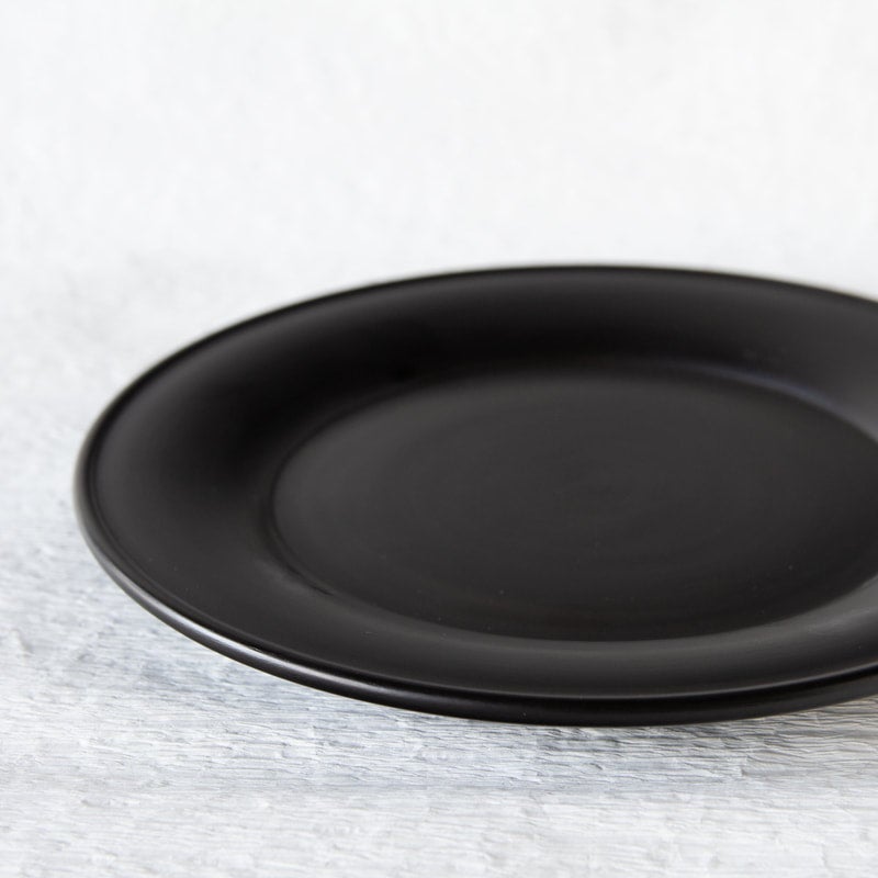 黒拭き漆 七寸リム皿 小倉広太郎作品 | Abundante / web-shop MITATE